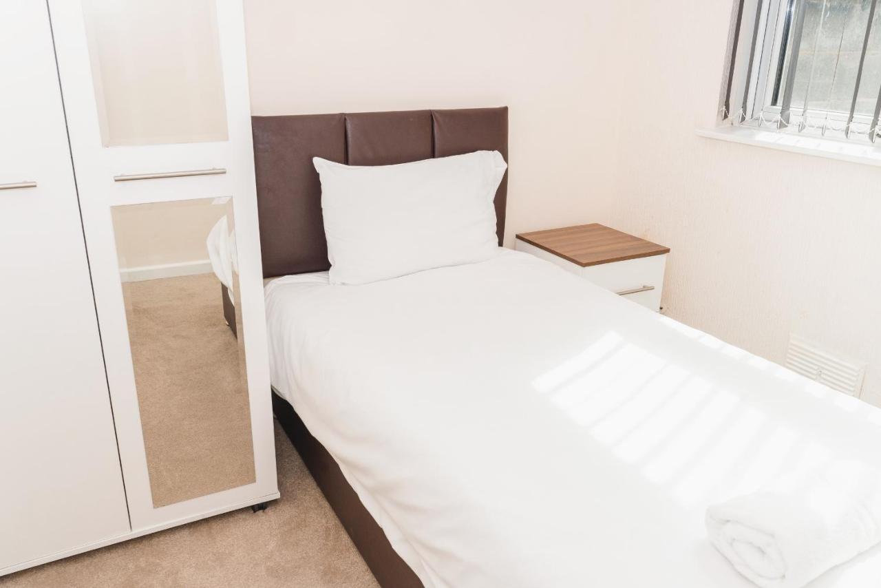 City Rooms In Stoke City Buitenkant foto